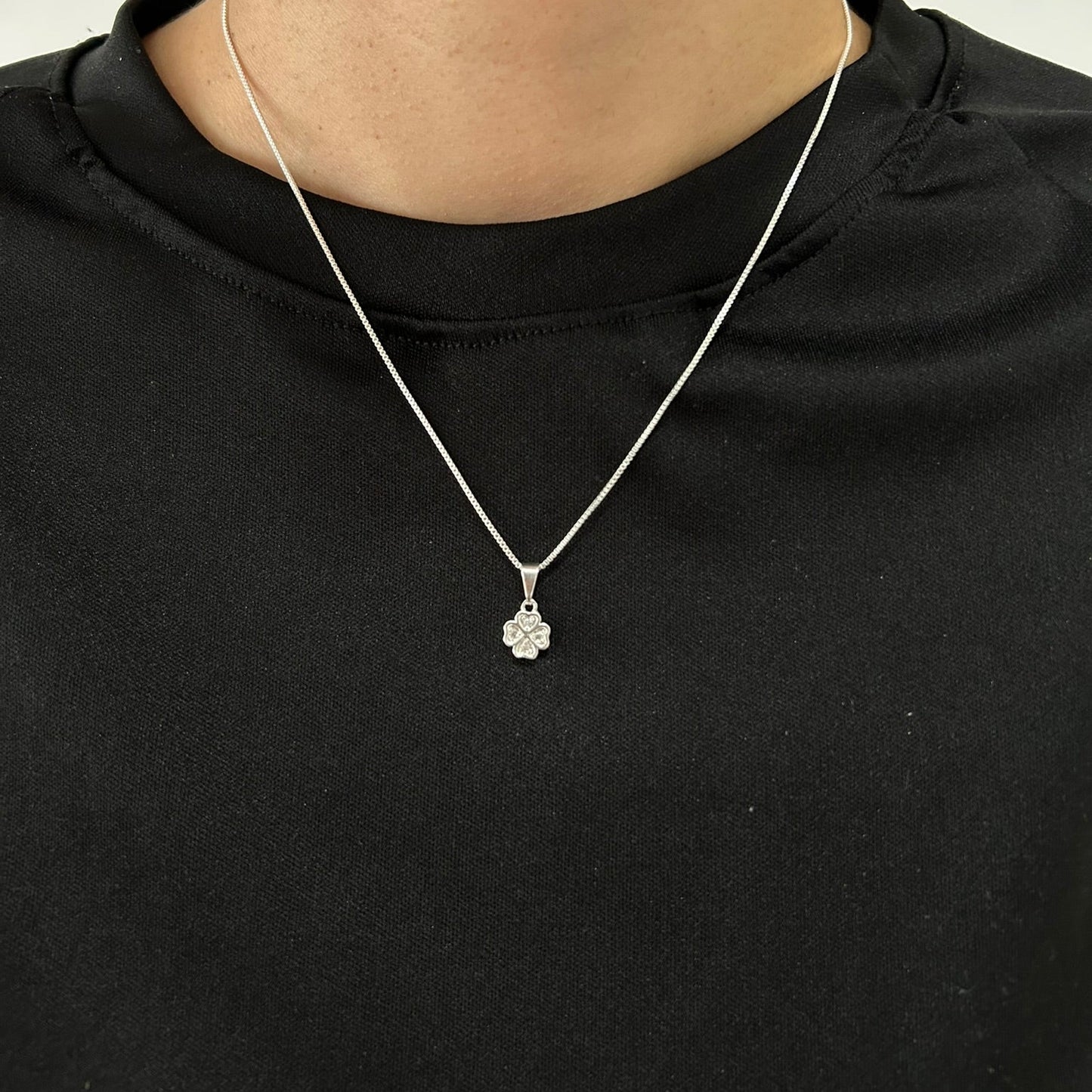 Colar Trevo Cravejado - Banhado em prata 925