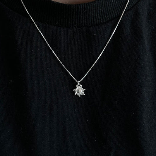 Colar Sun com pingente de sol - Prata 925