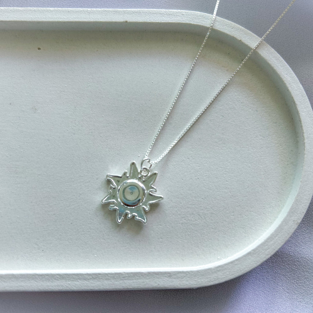 Colar Sun com pingente de sol - Banhado em prata 925 ou ouro 18k