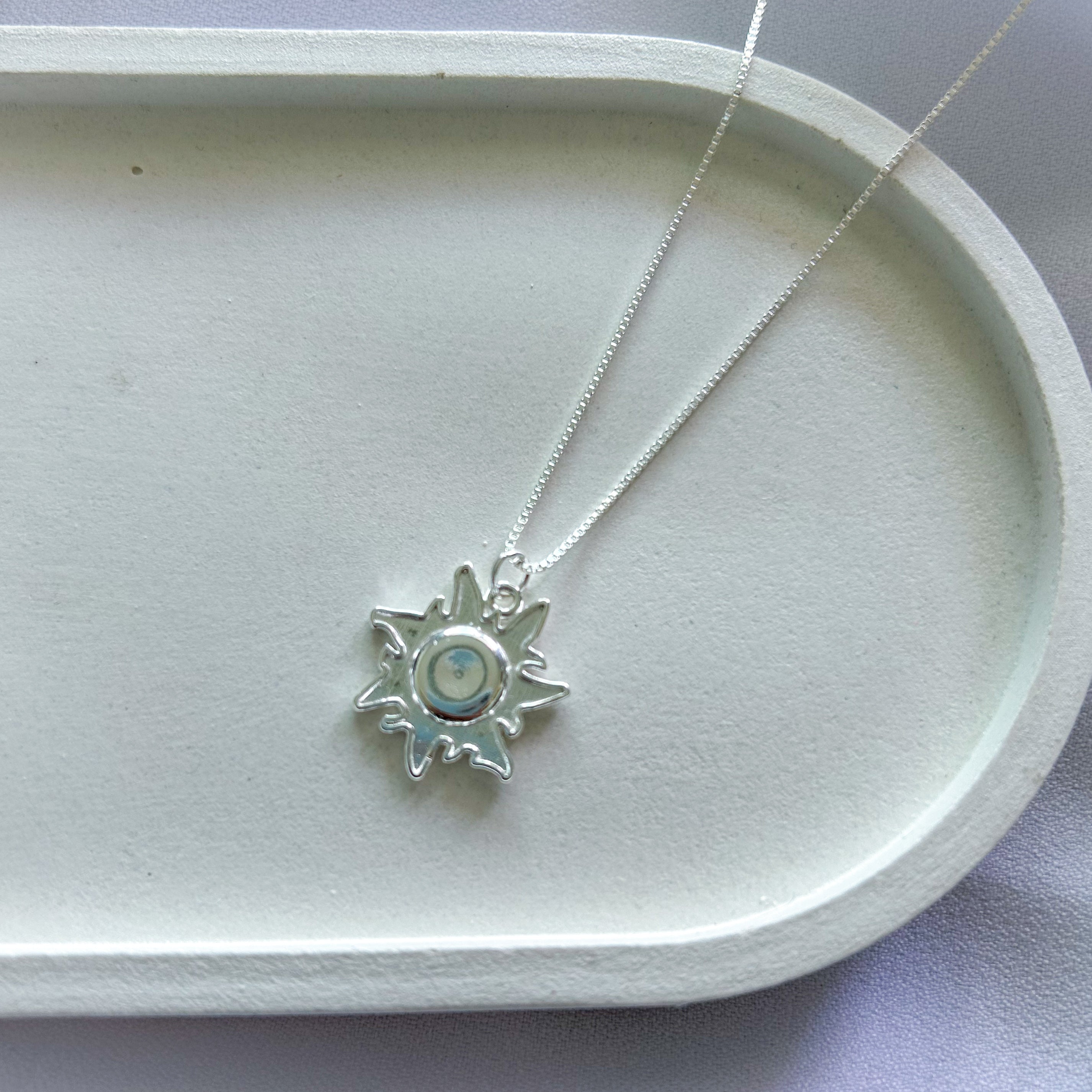 Colar Sun com pingente de sol - Banhado em prata 925 ou ouro 18k