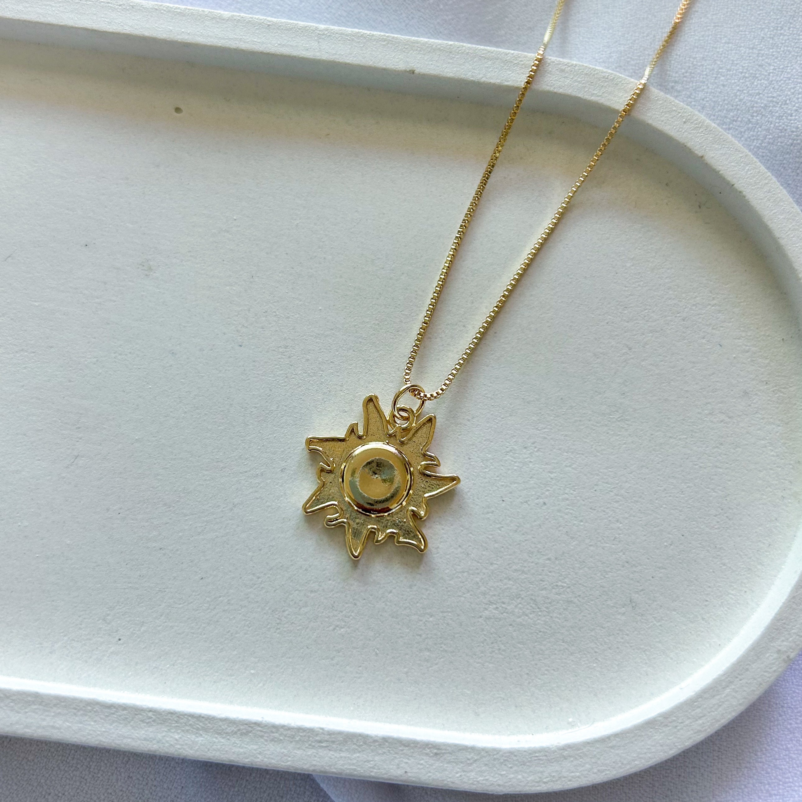 Colar Sun com pingente de sol - Banhado em prata 925 ou ouro 18k