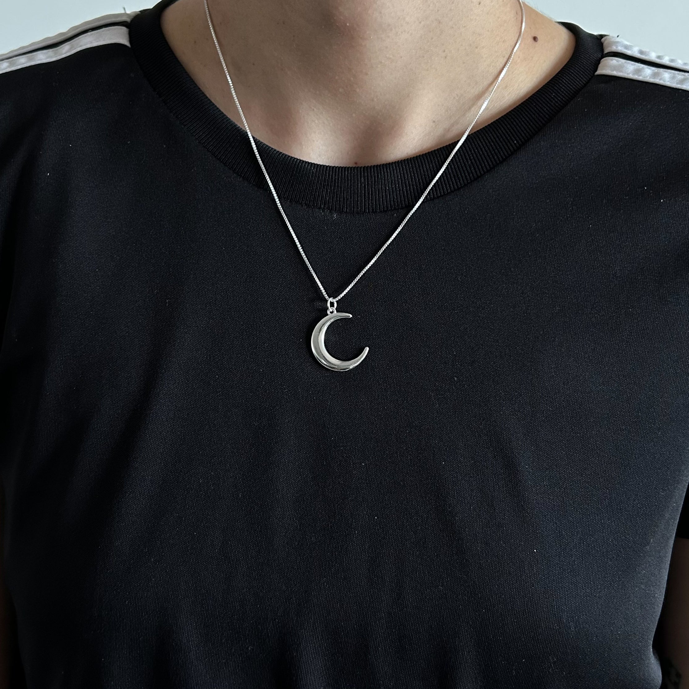 Colar Luna com pingente lua - Banhado em prata 925 ou ouro 18k