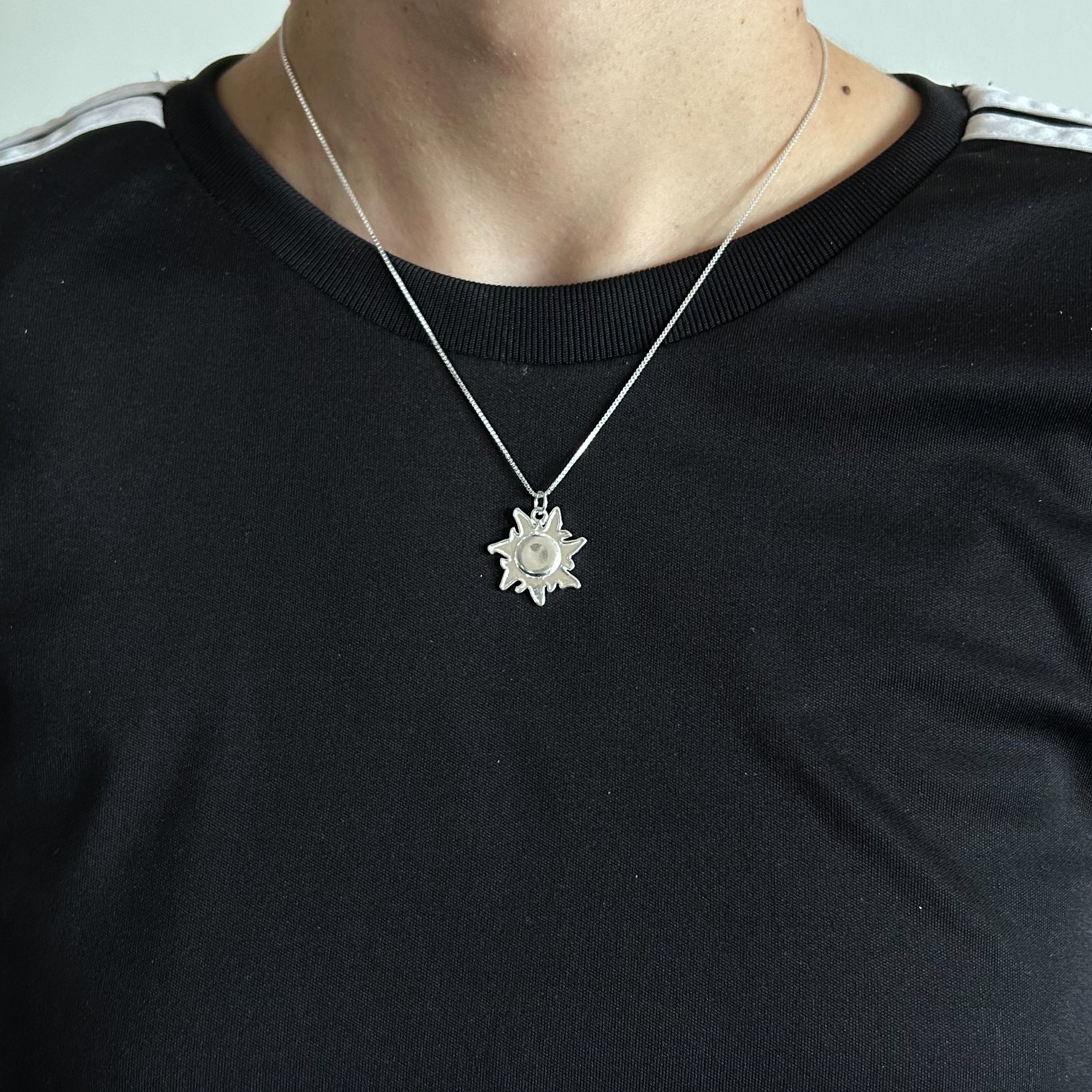 Colar Sun com pingente de sol - Banhado em prata 925 ou ouro 18k