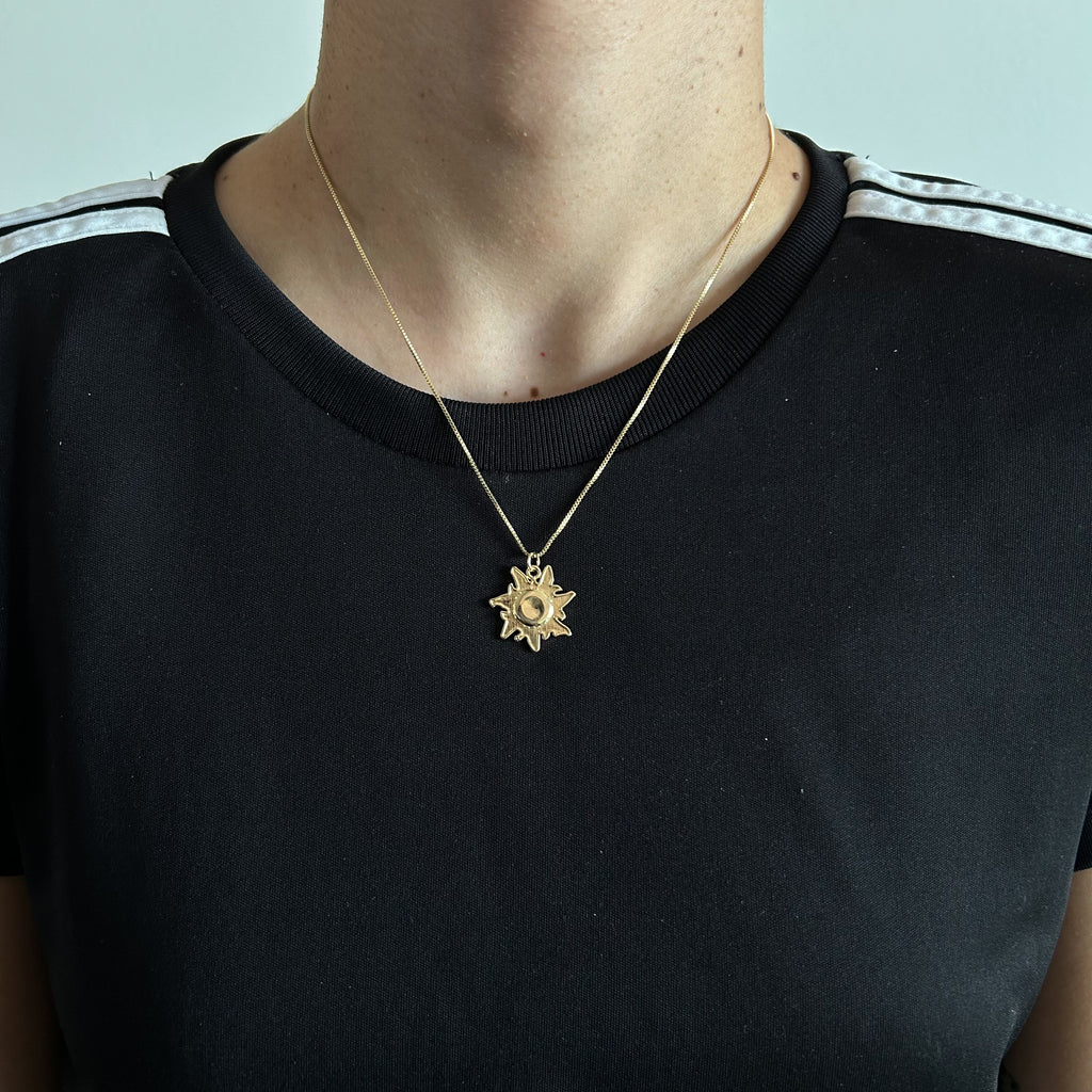 Colar Sun com pingente de sol - Banhado em prata 925 ou ouro 18k