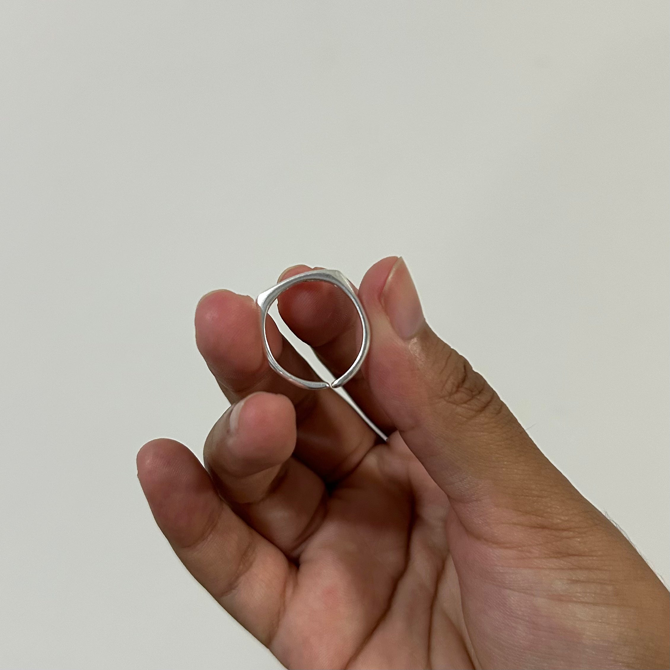 Anel Slim regulável banhado em prata 925